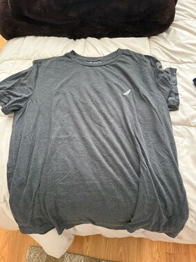 Nautica Men's Short Sleeve Crew Tee in Charcoal